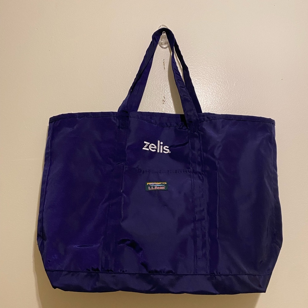 L.L. Bean Navy Blue Carryall Tote. Perfect for travel or shopping